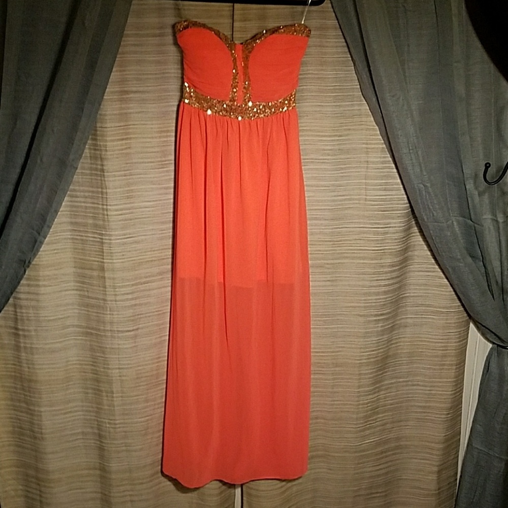 Beautiful strapless maxi dress